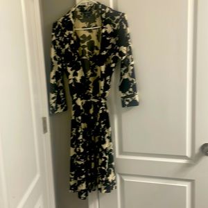 CHAPS medium black and ivory wrap dress.
